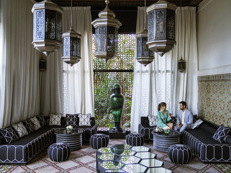 Lumière naturelle et design d&rsquo;intérieur au Maroc : tirer parti du soleil de Marrakech