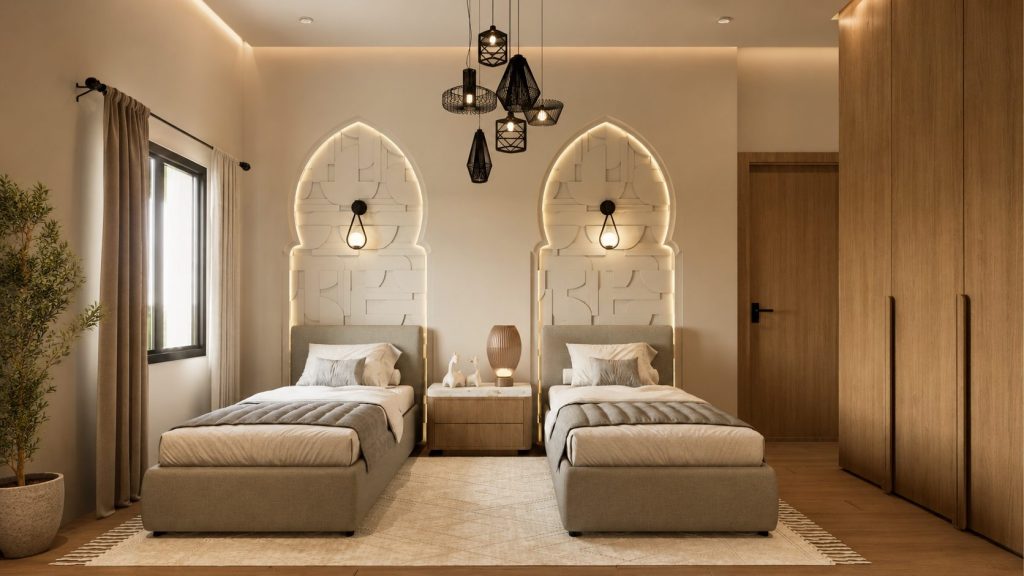 Chambre à deux lits avec arches marocaines lumineuses et lanternes suspendues, ambiance douce de Ramadan